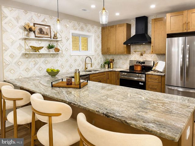 139 WILLOW DR, Levittown, PA 19054