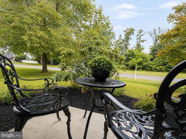 139 WILLOW DR, Levittown, PA 19054
