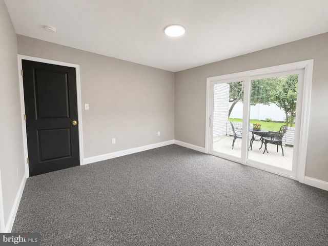139 WILLOW DR, Levittown, PA 19054