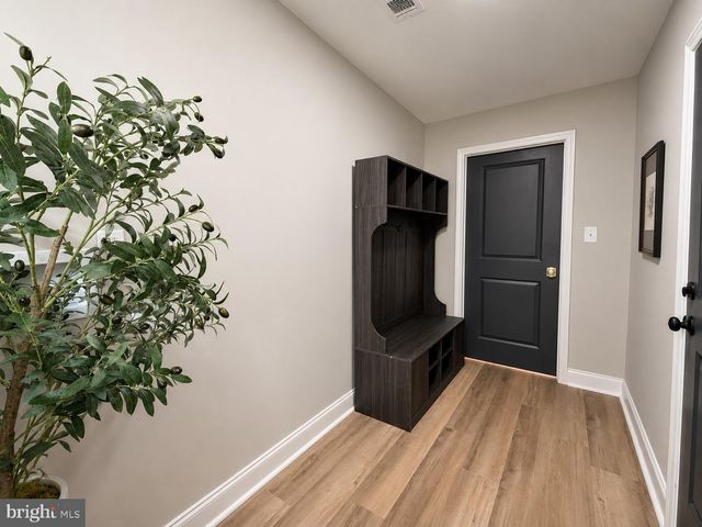 139 WILLOW DR, Levittown, PA 19054