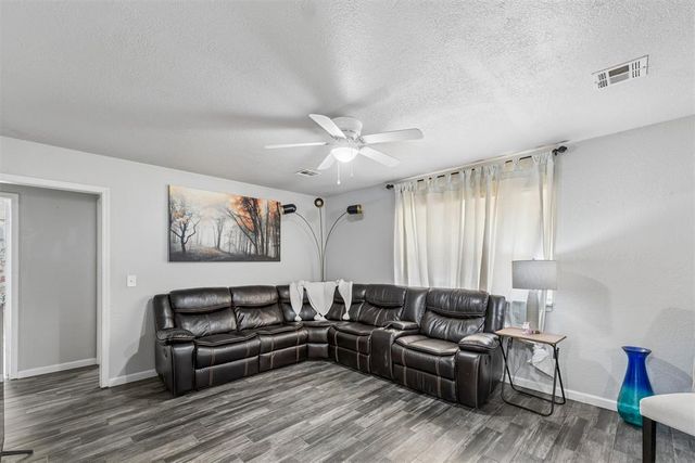 12302 SW 15th Terrace, Yukon, OK 73099