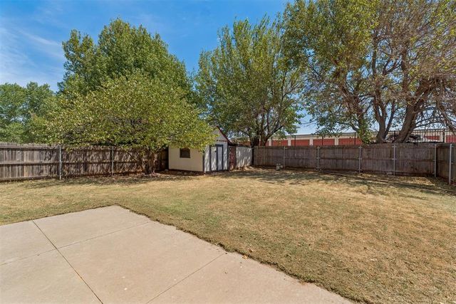 12302 SW 15th Terrace, Yukon, OK 73099