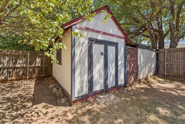 12302 SW 15th Terrace, Yukon, OK 73099