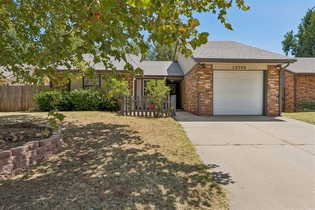 12302 SW 15th Terrace, Yukon, OK 73099