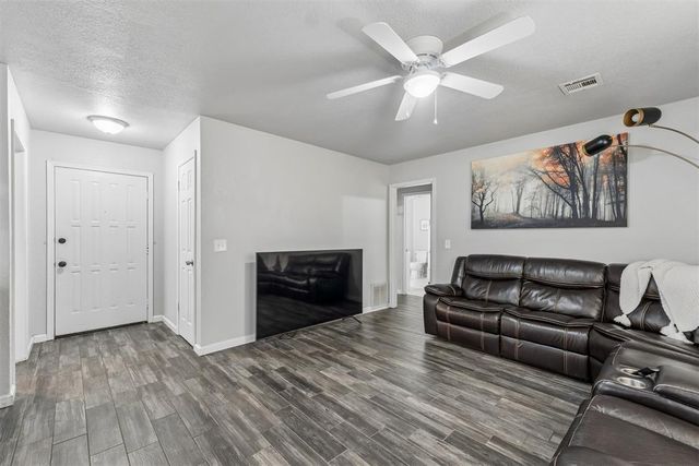 12302 SW 15th Terrace, Yukon, OK 73099