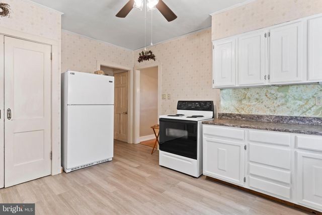 206 E MAIN ST, New Bloomfield, PA 17068