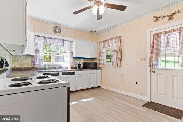 206 E MAIN ST, New Bloomfield, PA 17068
