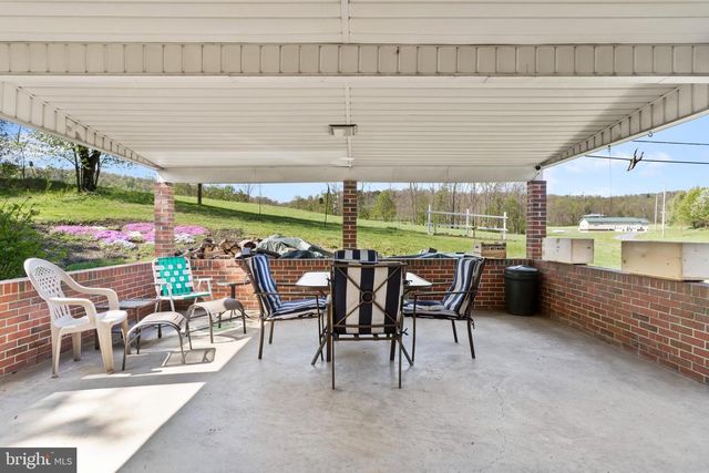 206 E MAIN ST, New Bloomfield, PA 17068