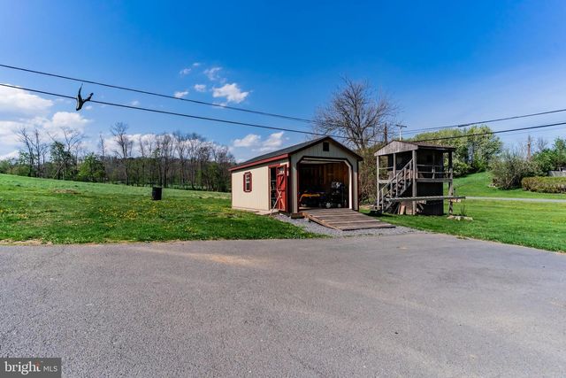 206 E MAIN ST, New Bloomfield, PA 17068