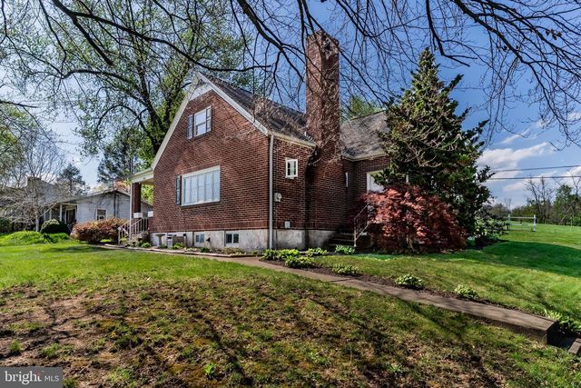 206 E MAIN ST, New Bloomfield, PA 17068