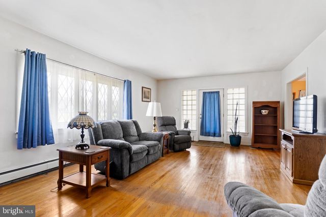 206 E MAIN ST, New Bloomfield, PA 17068