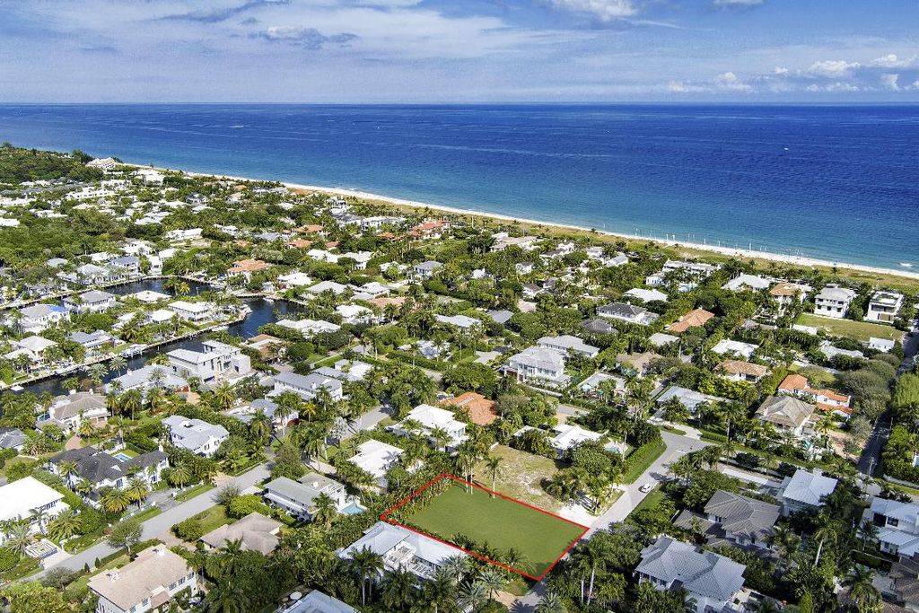 1117 Waterway Lane, Delray Beach, FL 33483