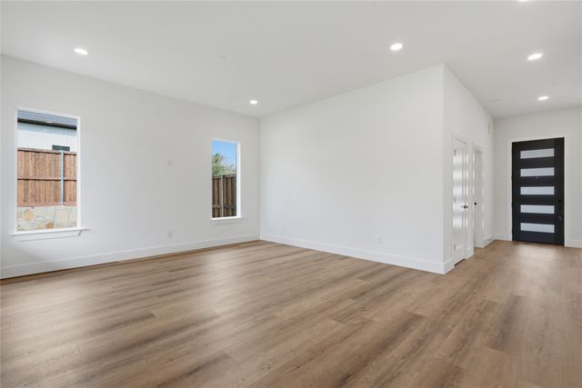 2626 Bainbridge Drive, Dallas, TX 75237