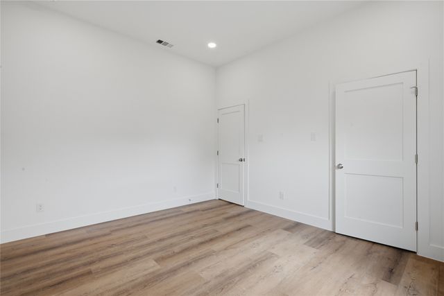 2626 Bainbridge Drive, Dallas, TX 75237
