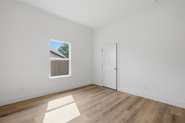2626 Bainbridge Drive, Dallas, TX 75237