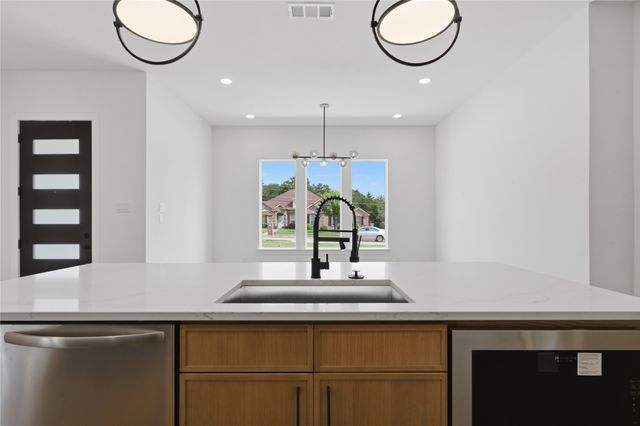 2626 Bainbridge Drive, Dallas, TX 75237