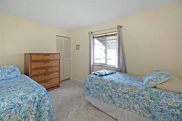 444 Pine Glen Lane D-1, Greenacres, FL 33463