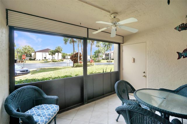 444 Pine Glen Lane D-1, Greenacres, FL 33463