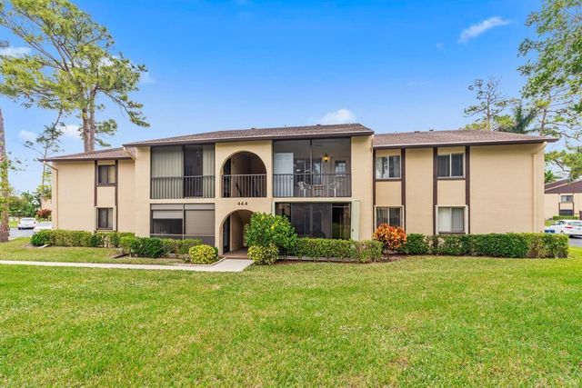 444 Pine Glen Lane D-1, Greenacres, FL 33463