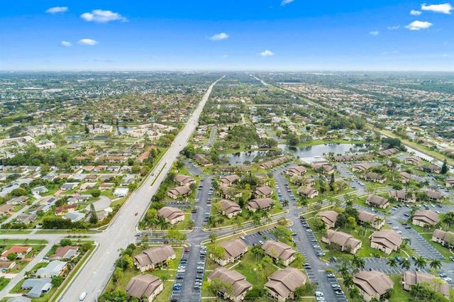 444 Pine Glen Lane D-1, Greenacres, FL 33463