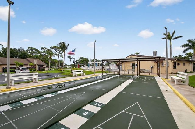 444 Pine Glen Lane D-1, Greenacres, FL 33463