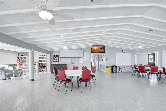 444 Pine Glen Lane D-1, Greenacres, FL 33463