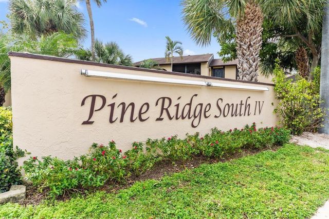 444 Pine Glen Lane D-1, Greenacres, FL 33463