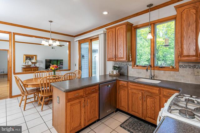 51 FIELDSTONE RD, Skillman, NJ 08558