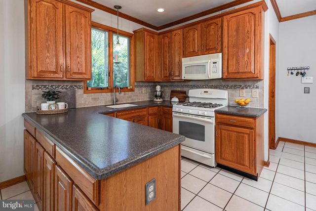 51 FIELDSTONE RD, Skillman, NJ 08558