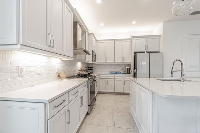 32353 ROSEWOOD MEADOW LANE, Wesley Chapel, FL 33543