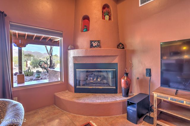 10301 E Placita Guanajuato, Tucson, AZ 85749