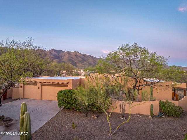 10301 E Placita Guanajuato, Tucson, AZ 85749