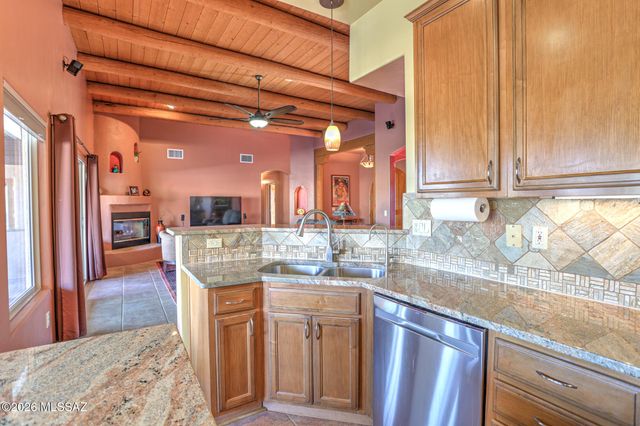 10301 E Placita Guanajuato, Tucson, AZ 85749