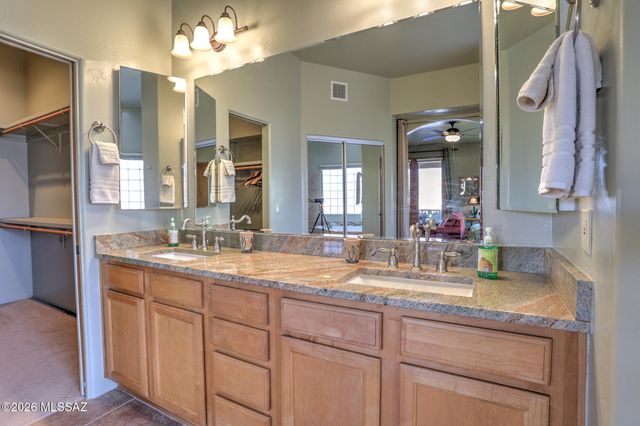 10301 E Placita Guanajuato, Tucson, AZ 85749