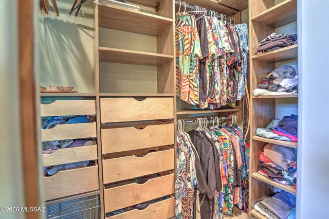 10301 E Placita Guanajuato, Tucson, AZ 85749