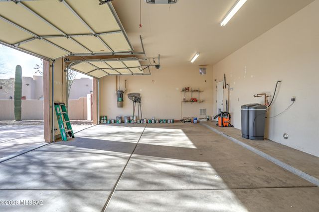 10301 E Placita Guanajuato, Tucson, AZ 85749