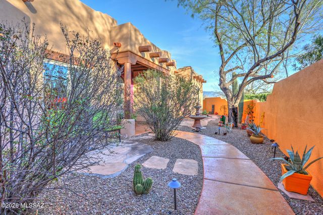 10301 E Placita Guanajuato, Tucson, AZ 85749