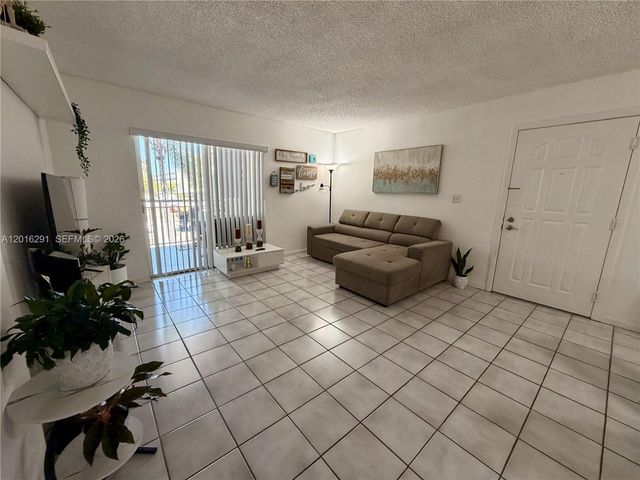 8520 SW 212th St 203, Cutler Bay, FL 33189