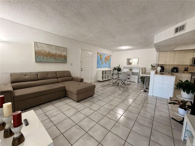 8520 SW 212th St 203, Cutler Bay, FL 33189
