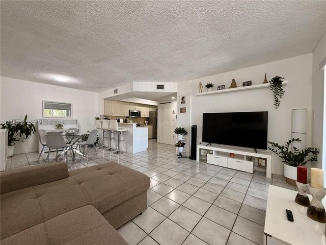 8520 SW 212th St 203, Cutler Bay, FL 33189