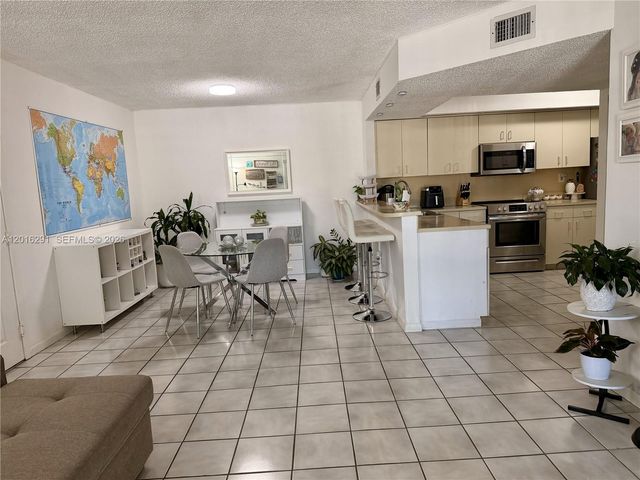 8520 SW 212th St 203, Cutler Bay, FL 33189
