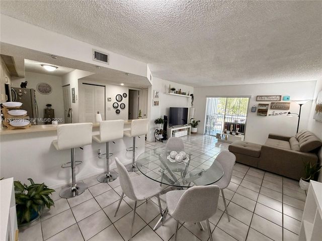 8520 SW 212th St 203, Cutler Bay, FL 33189