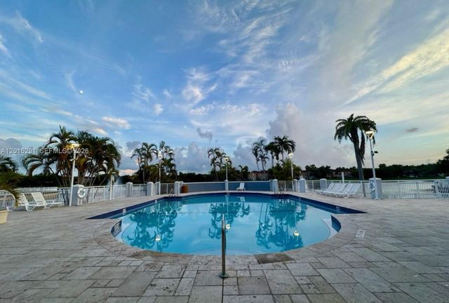 8520 SW 212th St 203, Cutler Bay, FL 33189