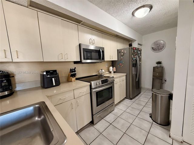 8520 SW 212th St 203, Cutler Bay, FL 33189
