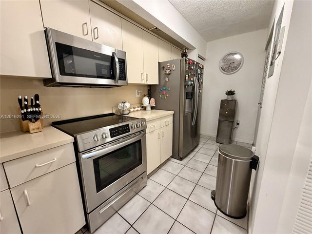 8520 SW 212th St 203, Cutler Bay, FL 33189