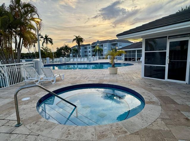 8520 SW 212th St 203, Cutler Bay, FL 33189