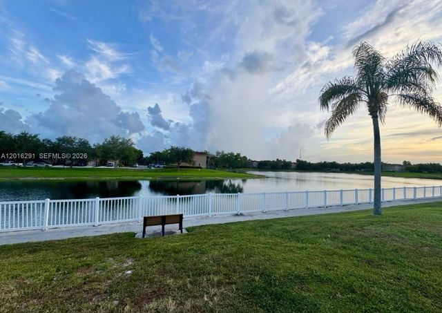 8520 SW 212th St 203, Cutler Bay, FL 33189