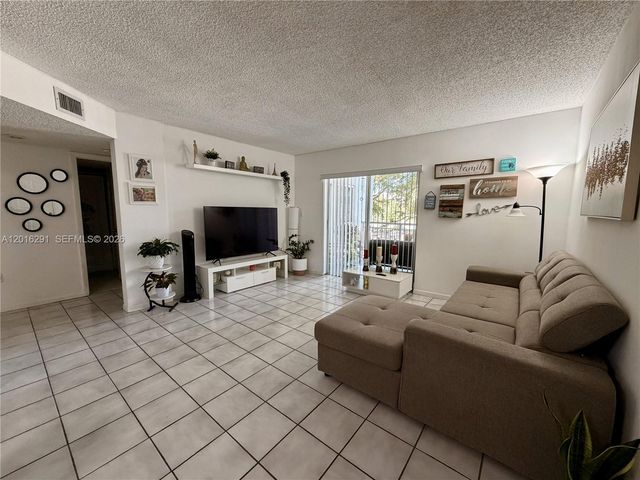 8520 SW 212th St 203, Cutler Bay, FL 33189