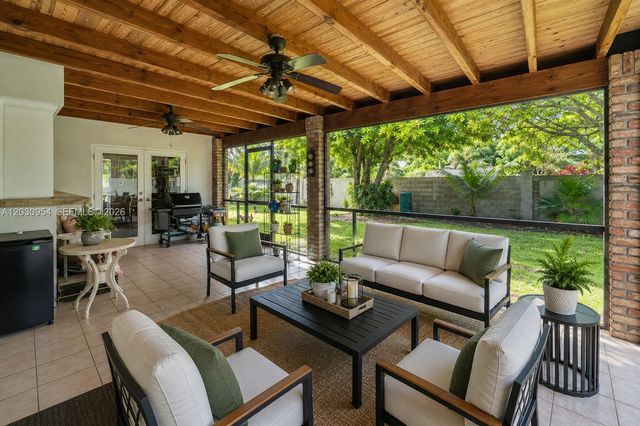 10421 SW 107th St, Miami, FL 33176