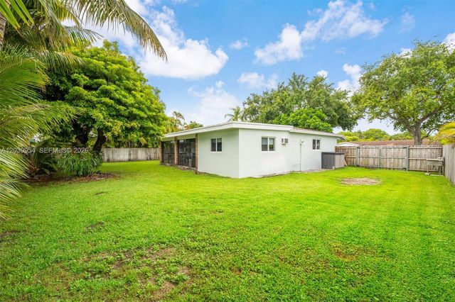 10421 SW 107th St, Miami, FL 33176